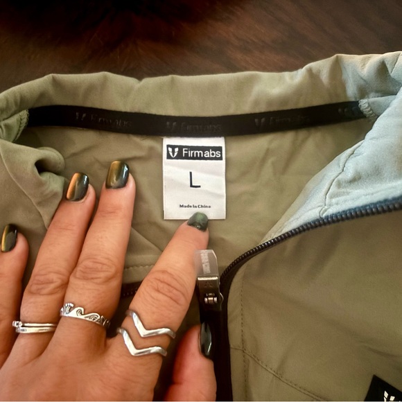 Firmabs Olive Crop Jacket with Zip Closure - Picture 2 of 2